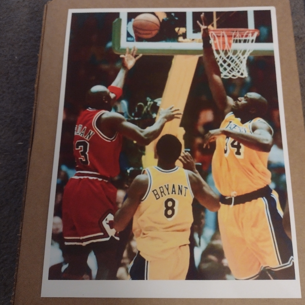 NEW!💯 JORDAN VS YOUNG KOBE & SHAQ (BULLS) VS (LAKERS) 8.5x11 GLOSSY 1998 POSTER